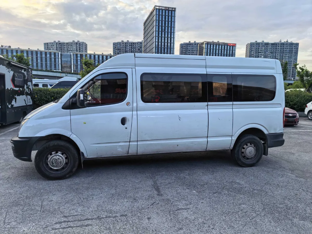 2020 MAXUS XinTu V80 2.5T 136HP L4 6MT,autocango,china used car exporter,china ev exporter,chinese used car exporter,chinese used ev exporter