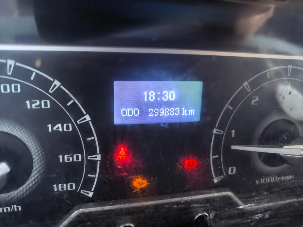 2020 MAXUS XinTu V80 2.5T 136HP L4 6MT,autocango,china used car exporter,china ev exporter,chinese used car exporter,chinese used ev exporter