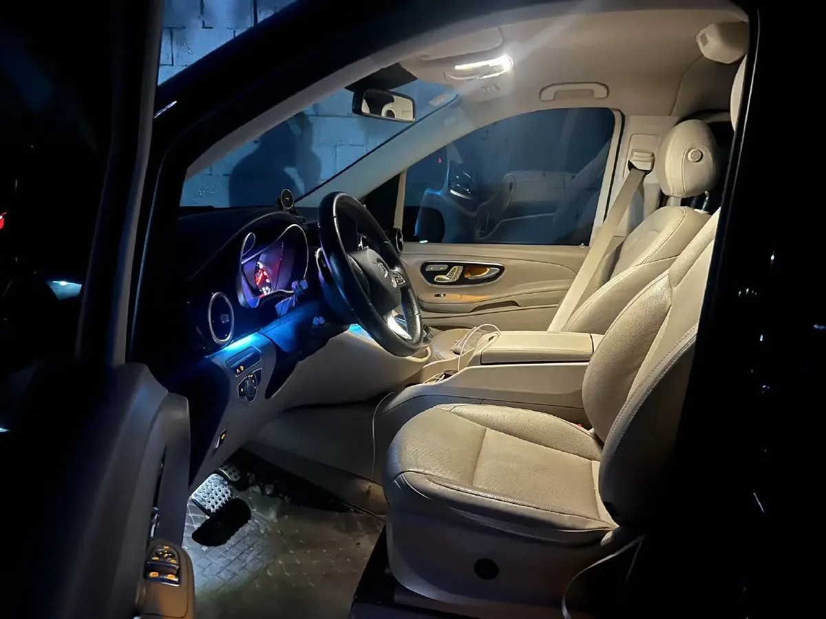 2018 Mercedes-Benz V Class 2.0T 211HP L4 7AT,autocango,china used car exporter,china ev exporter,chinese used car exporter,chinese used ev exporter