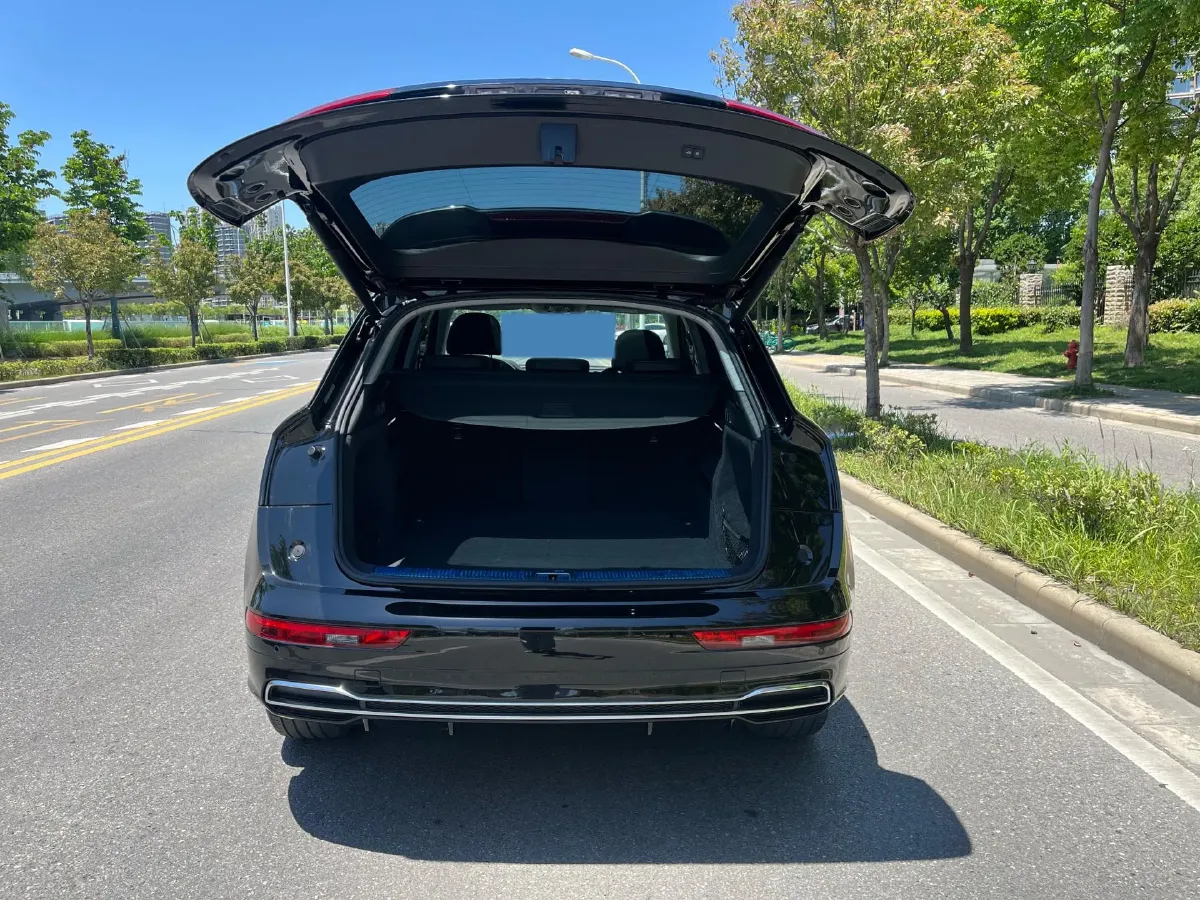 2020 Audi Q5L 2.0T 190HP L4 7DCT,autocango,china used car exporter,china ev exporter,chinese used car exporter,chinese used ev exporter