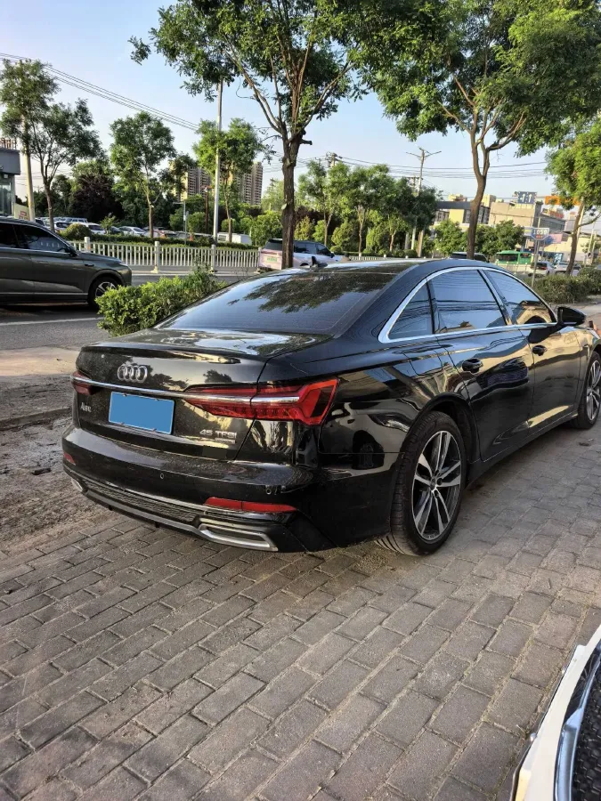 2021 Audi A6L 2.0T 190HP L4 7DCT,autocango,china used car exporter,china ev exporter,chinese used car exporter,chinese used ev exporter