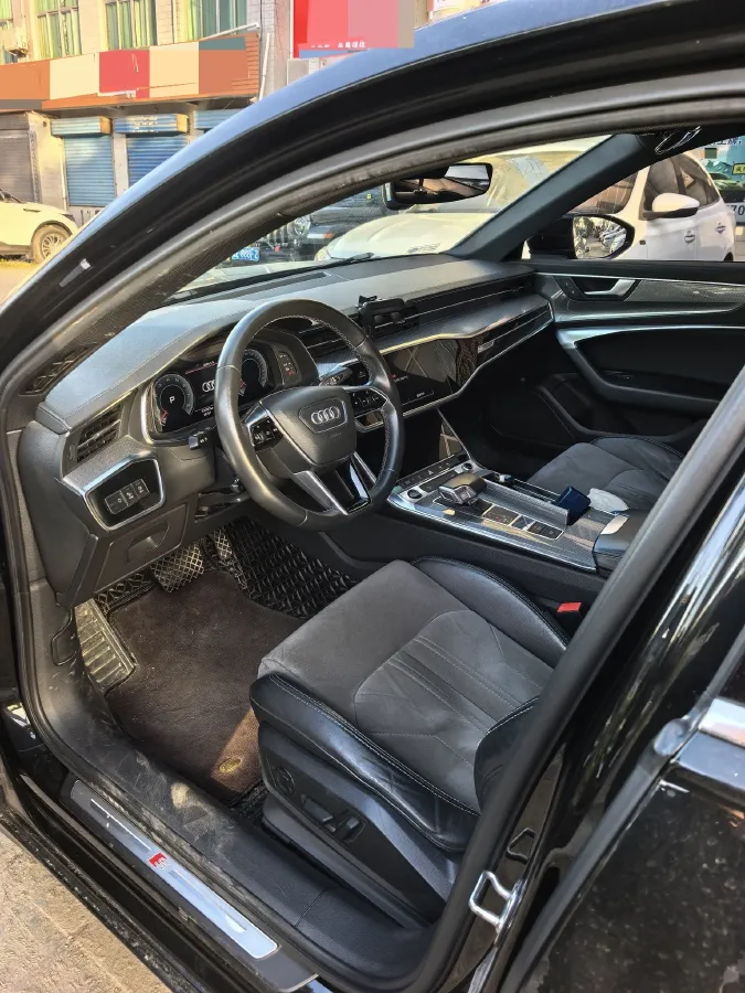 2021 Audi A6L 2.0T 190HP L4 7DCT,autocango,china used car exporter,china ev exporter,chinese used car exporter,chinese used ev exporter
