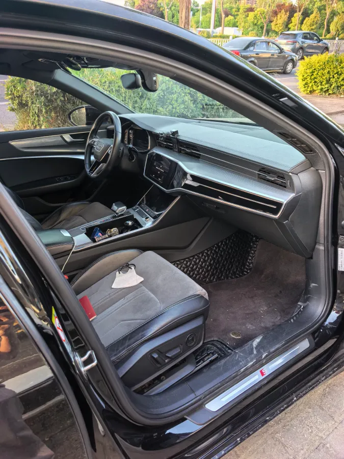 2021 Audi A6L 2.0T 190HP L4 7DCT,autocango,china used car exporter,china ev exporter,chinese used car exporter,chinese used ev exporter