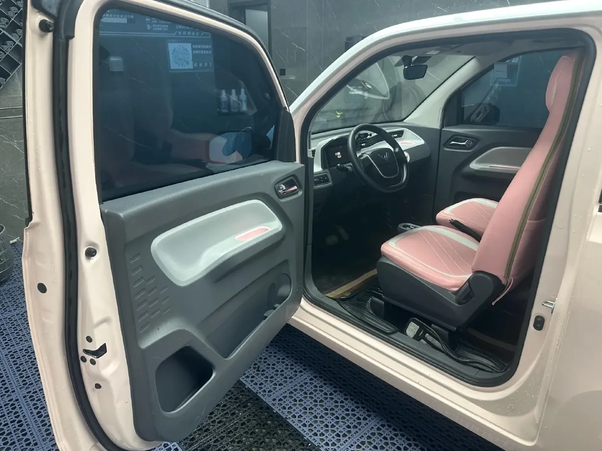 2021 WuLing HongGuang MINI EV BEV 13.9KWH,autocango,china used car exporter,china ev exporter,chinese used car exporter,chinese used ev exporter