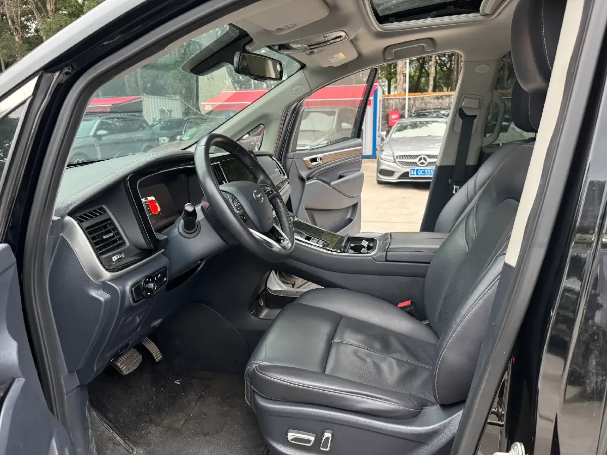 2021 GAC Trumpchi M8 2.0T 252HP L4 8AT,autocango,china used car exporter,china ev exporter,chinese used car exporter,chinese used ev exporter