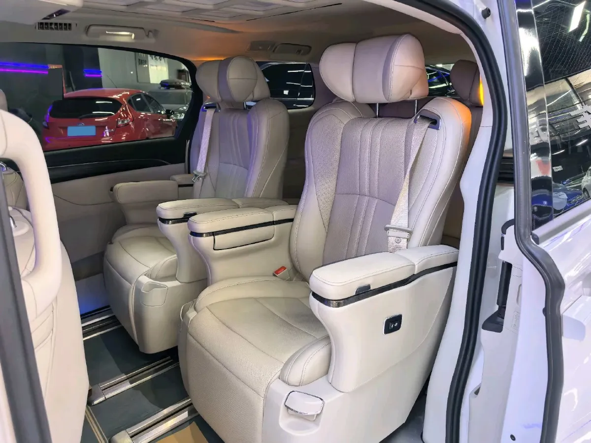 2020 Buick GL8 2.0T 237HP L4 9AT,autocango,china used car exporter,china ev exporter,chinese used car exporter,chinese used ev exporter