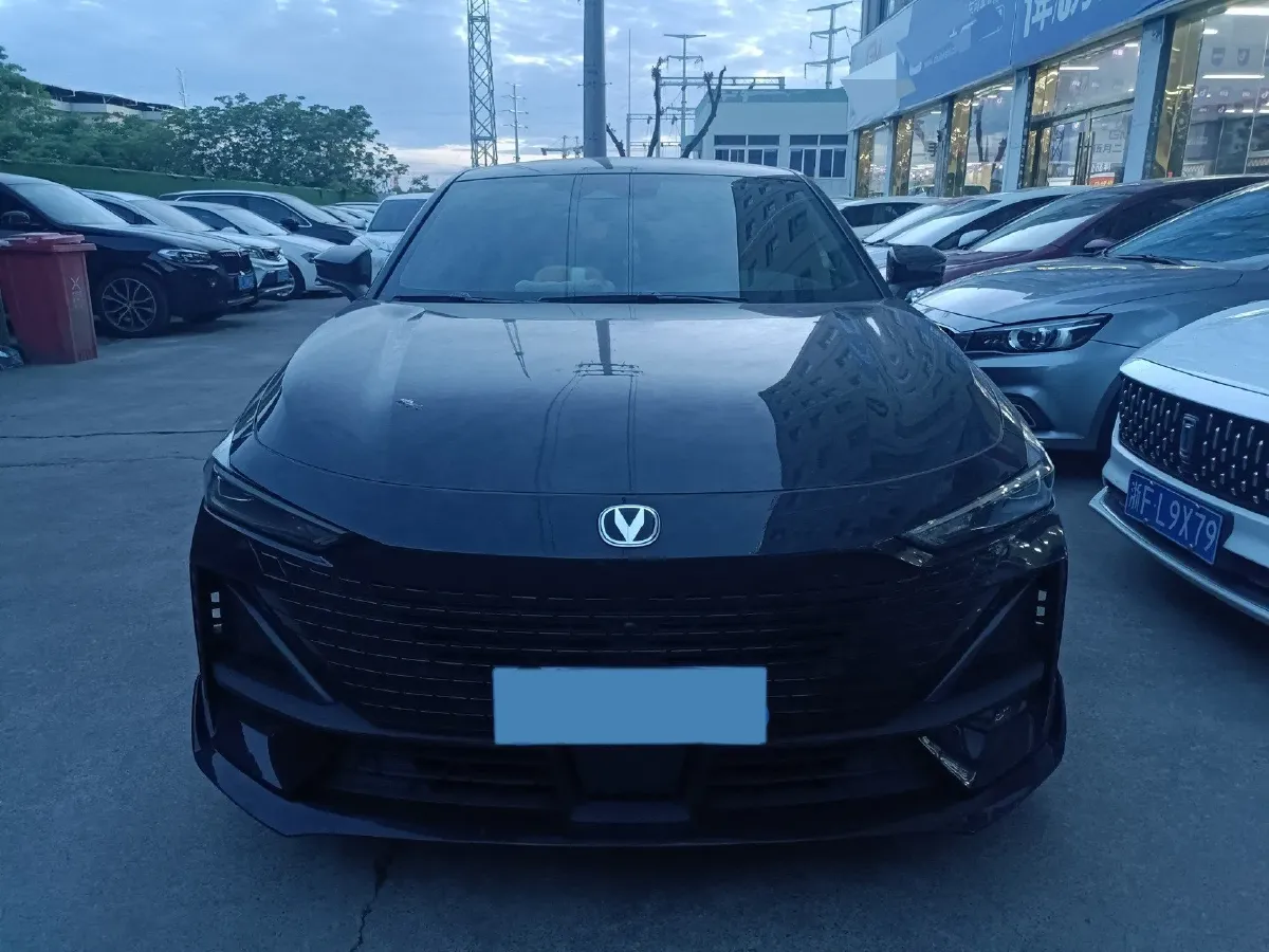 2022 ChangAn UNI-V 1.5T 188HP L4 7DCT,autocango,china used car exporter,china ev exporter,chinese used car exporter,chinese used ev exporter