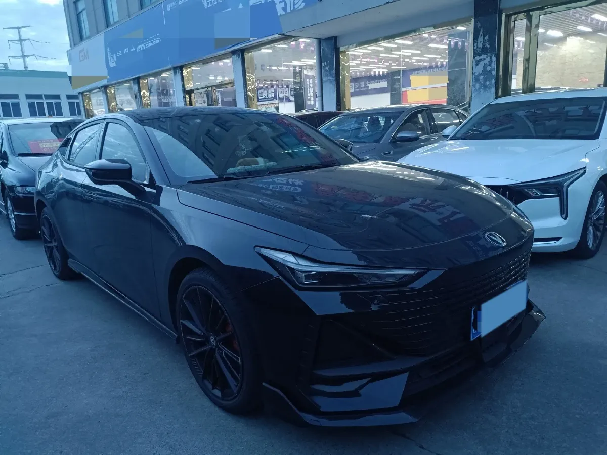 2022 ChangAn UNI-V 1.5T 188HP L4 7DCT,autocango,china used car exporter,china ev exporter,chinese used car exporter,chinese used ev exporter