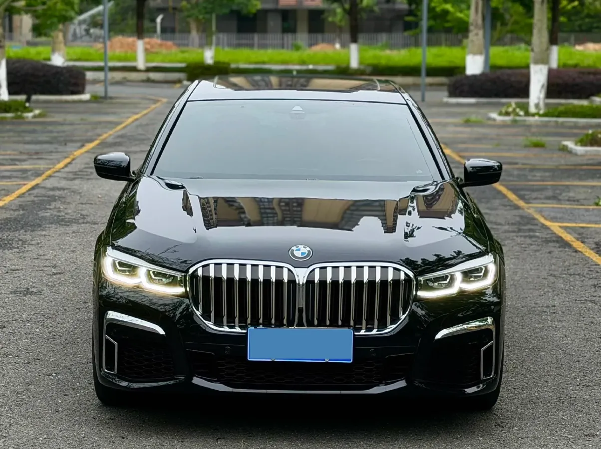 2021 BMW 7 Series 3.0T 340HP L6 8AT,autocango,china used car exporter,china ev exporter,chinese used car exporter,chinese used ev exporter