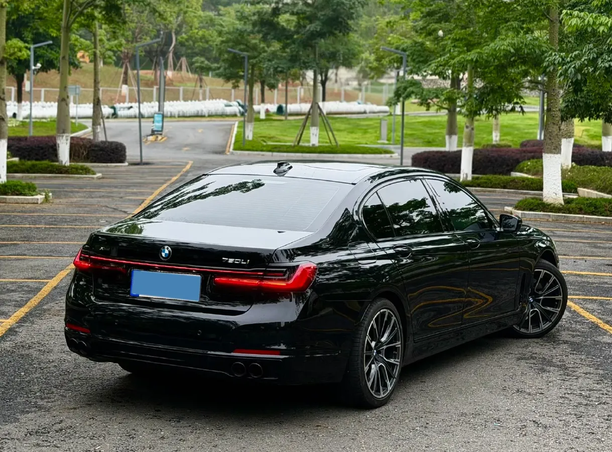 2021 BMW 7 Series 3.0T 340HP L6 8AT,autocango,china used car exporter,china ev exporter,chinese used car exporter,chinese used ev exporter