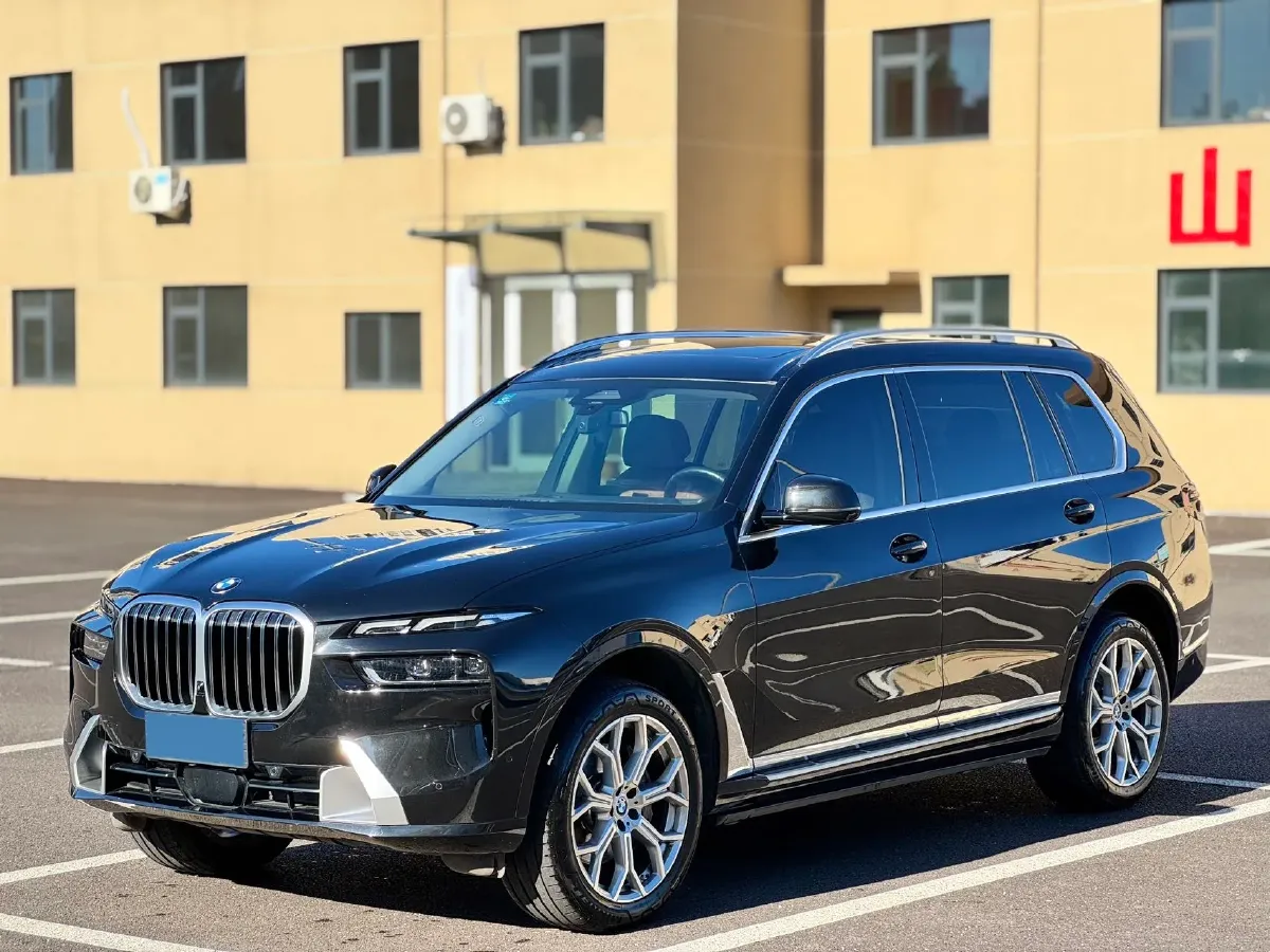 2023 BMW X7 3.0T 381HP L6 8AT,autocango,china used car exporter,china ev exporter,chinese used car exporter,chinese used ev exporter