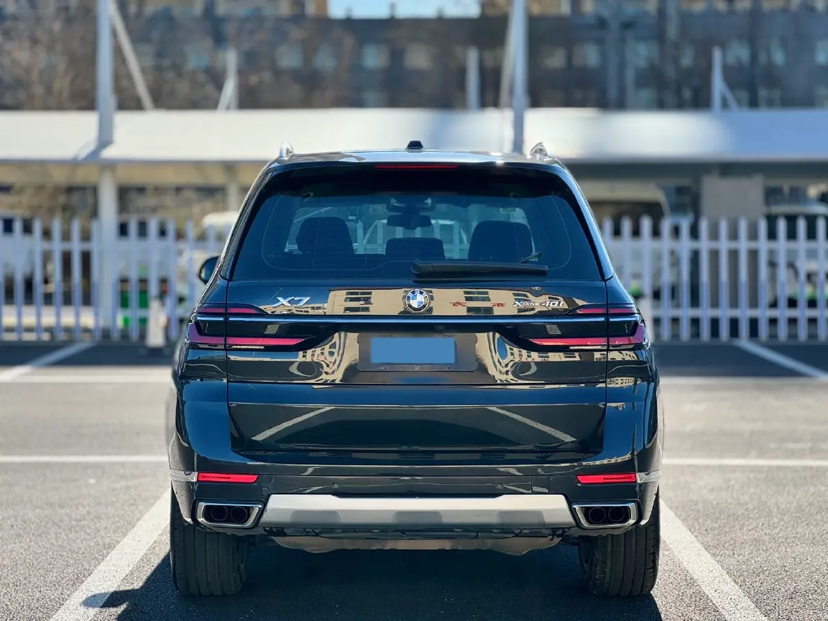 2023 BMW X7 3.0T 381HP L6 8AT,autocango,china used car exporter,china ev exporter,chinese used car exporter,chinese used ev exporter