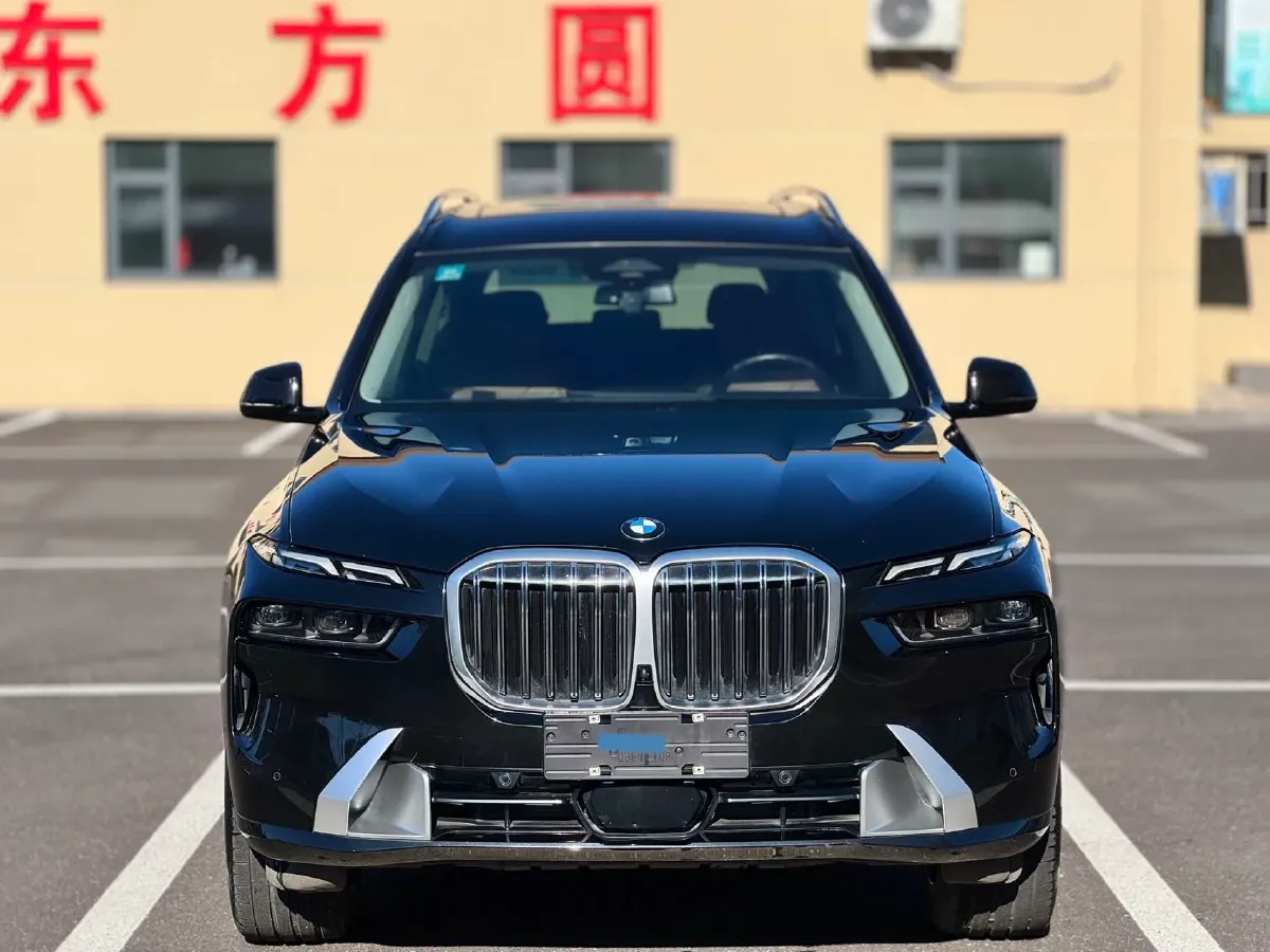 2023 BMW X7 3.0T 381HP L6 8AT,autocango,china used car exporter,china ev exporter,chinese used car exporter,chinese used ev exporter