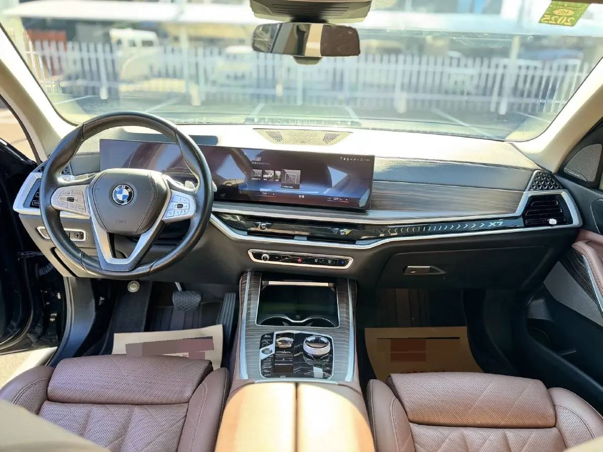 2023 BMW X7 3.0T 381HP L6 8AT,autocango,china used car exporter,china ev exporter,chinese used car exporter,chinese used ev exporter