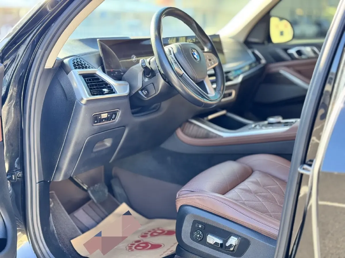 2023 BMW X7 3.0T 381HP L6 8AT,autocango,china used car exporter,china ev exporter,chinese used car exporter,chinese used ev exporter