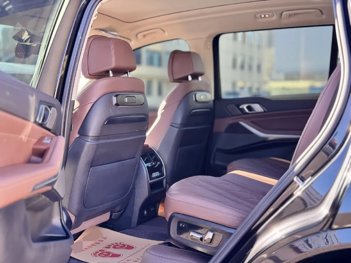 2023 BMW X7 3.0T 381HP L6 8AT,autocango,china used car exporter,china ev exporter,chinese used car exporter,chinese used ev exporter
