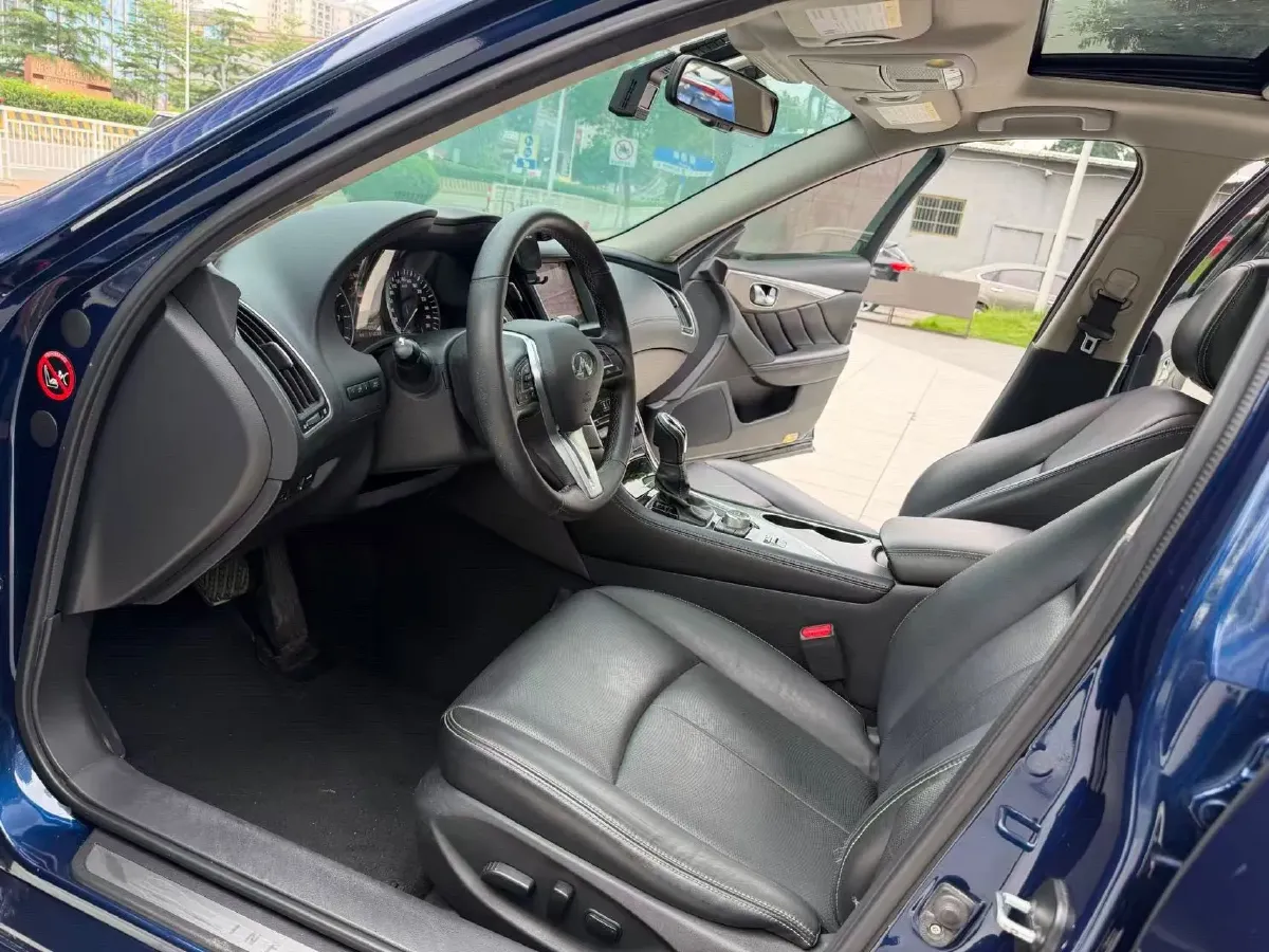 2018 Jeep Grand Commander 2.0T 265HP L4 9AT,autocango,china used car exporter,china ev exporter,chinese used car exporter,chinese used ev exporter