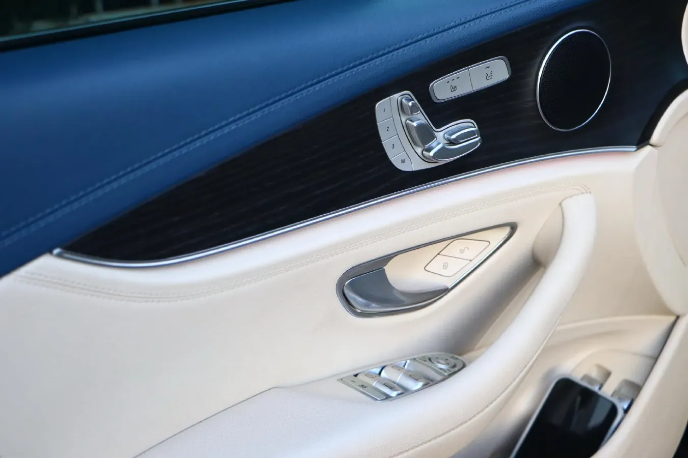 2022 Mercedes-Benz E Class 2.0T 211HP L4 9AT PHEV 25.4KWH,autocango,china used car exporter,china ev exporter,chinese used car exporter,chinese used ev exporter