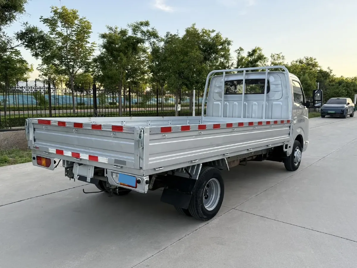 2023 WuLing Loong Truck 2.0L 136HP L4 5MT,autocango,china used car exporter,china ev exporter,chinese used car exporter,chinese used ev exporter