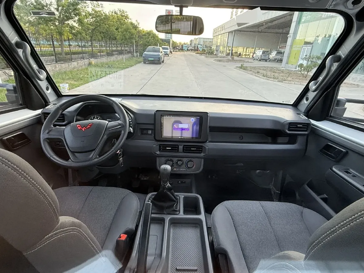 2023 WuLing Loong Truck 2.0L 136HP L4 5MT,autocango,china used car exporter,china ev exporter,chinese used car exporter,chinese used ev exporter