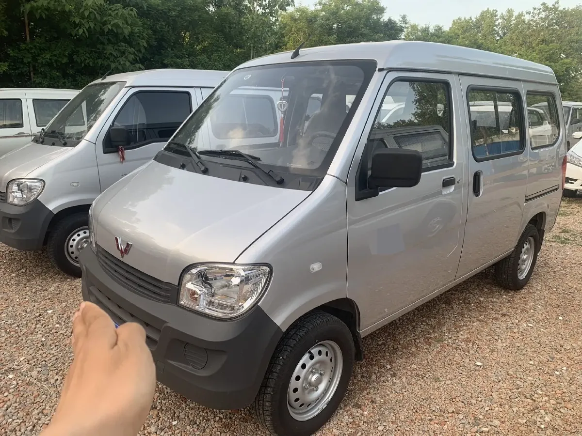 2023 WuLing ZhiGuang 1.5L 102HP L4 5MT,autocango,china used car exporter,china ev exporter,chinese used car exporter,chinese used ev exporter