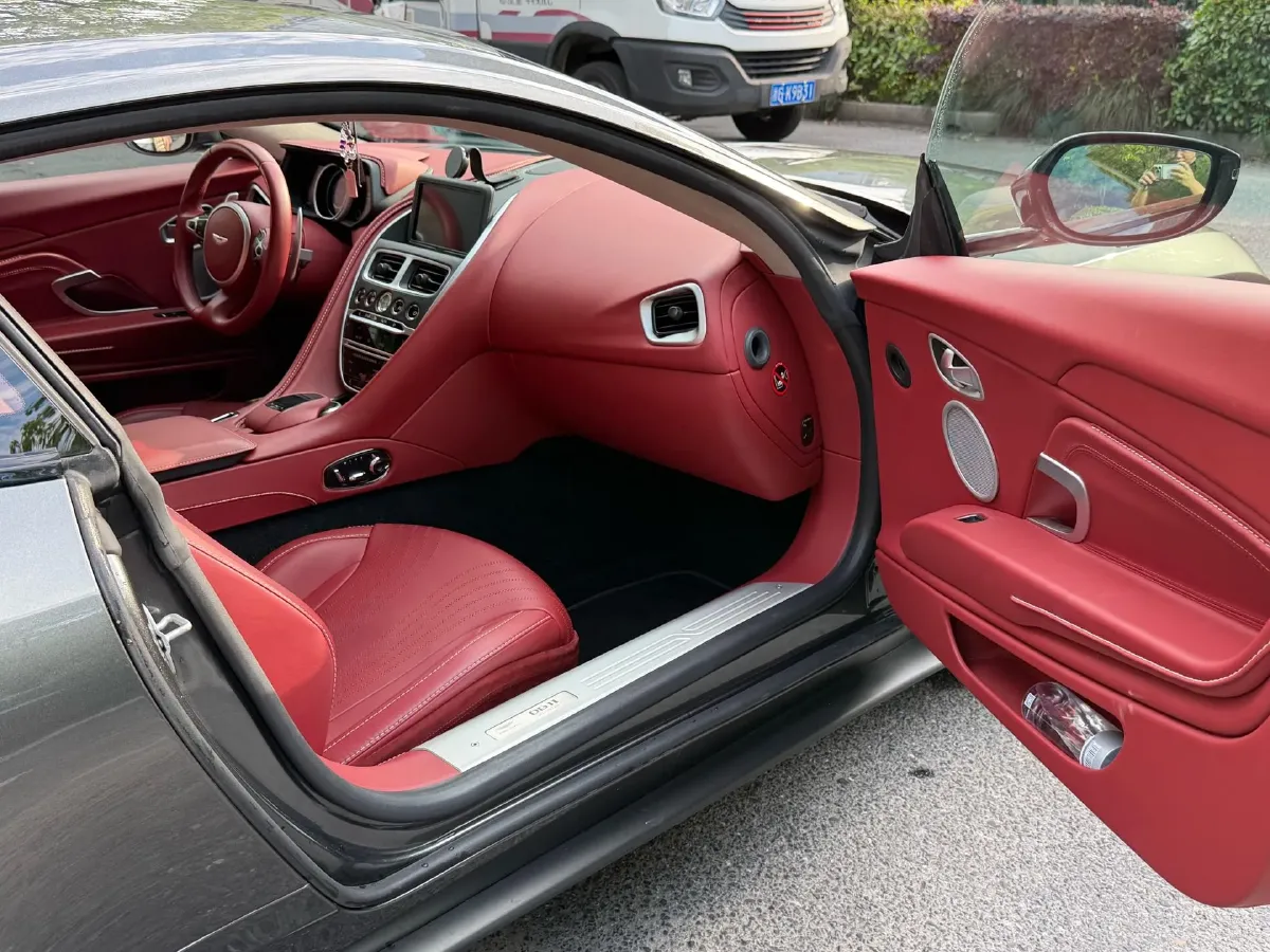 2020 Aston Martin DB11 4.0T 510HP V8 8AT,autocango,china used car exporter,china ev exporter,chinese used car exporter,chinese used ev exporter