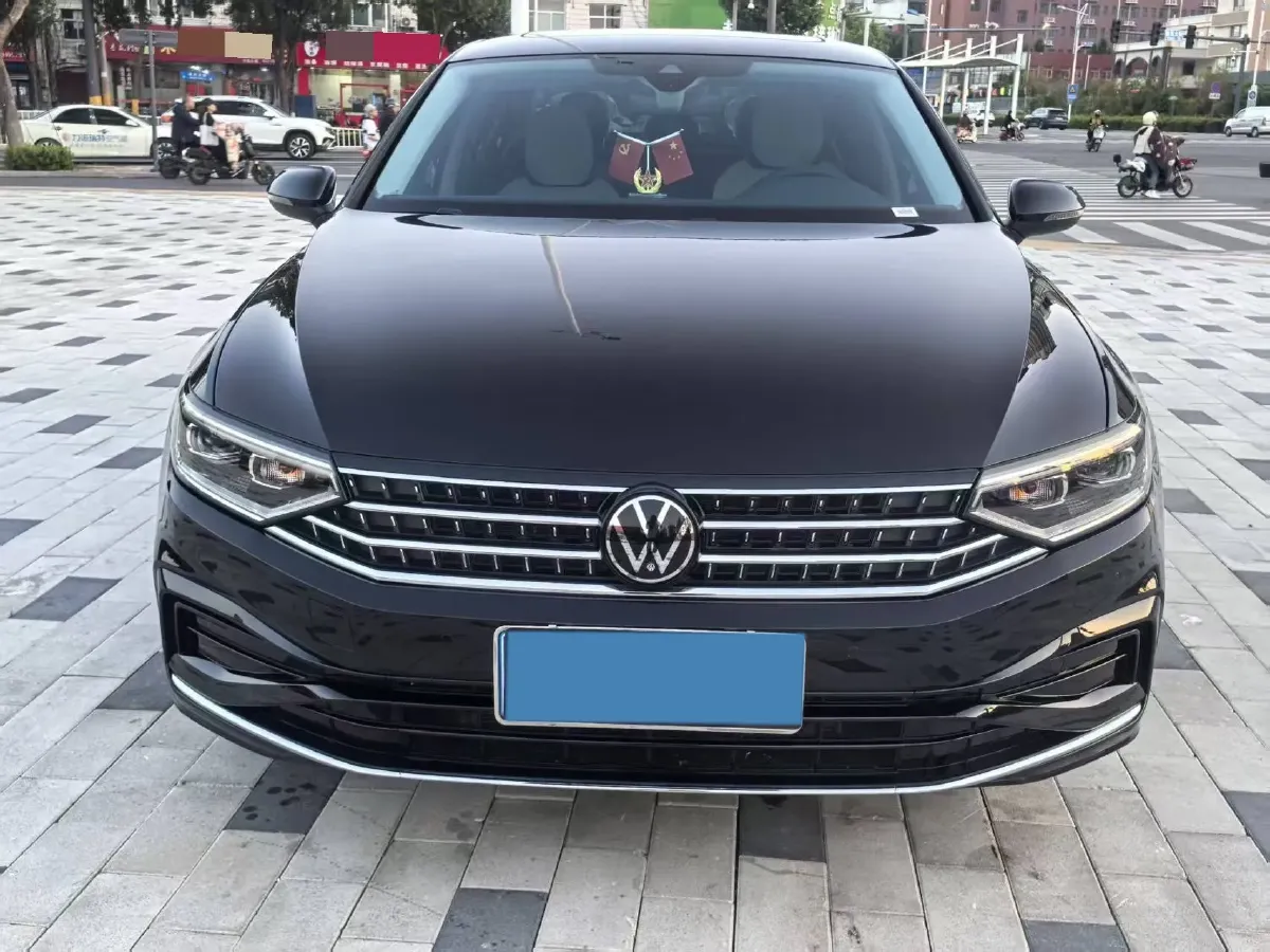 2026 Volkswagen Magotan 2.0T 220HP L4 7DCT,autocango,china used car exporter,china ev exporter,chinese used car exporter,chinese used ev exporter