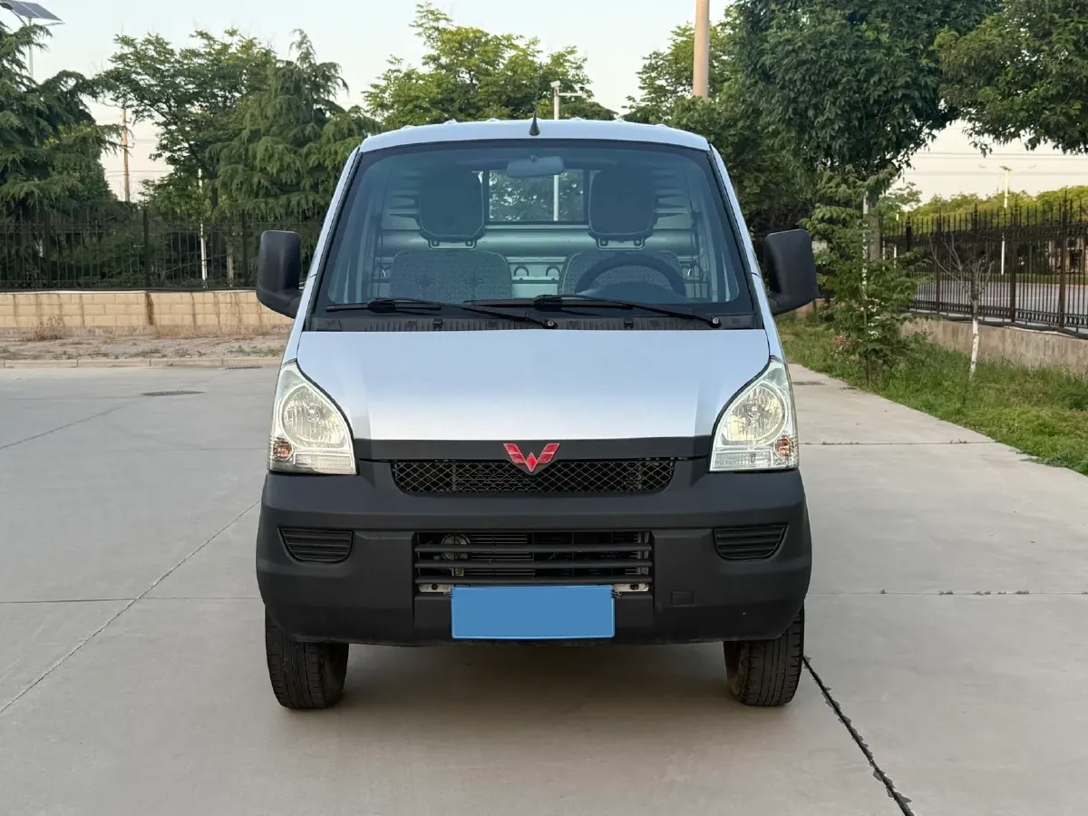 2020 WuLing RongGuang Mini Truck 1.5L 99HP L4 5MT,autocango,china used car exporter,china ev exporter,chinese used car exporter,chinese used ev exporter