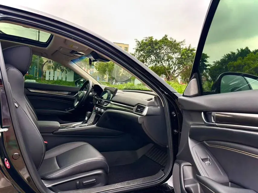 2022 Honda Accord 1.5T 194HP L4 CVT,autocango,china used car exporter,china ev exporter,chinese used car exporter,chinese used ev exporter