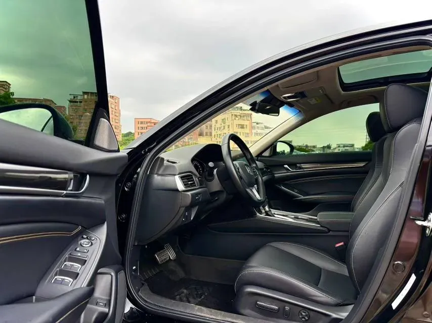 2022 Honda Accord 1.5T 194HP L4 CVT,autocango,china used car exporter,china ev exporter,chinese used car exporter,chinese used ev exporter