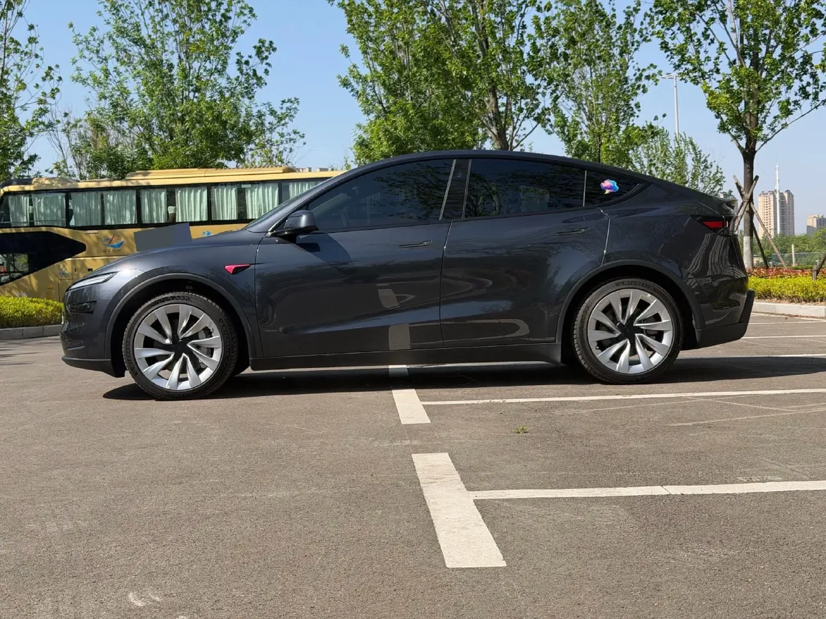 2025 Tesla Model Y BEV 78.4KWH,autocango,china used car exporter,china ev exporter,chinese used car exporter,chinese used ev exporter