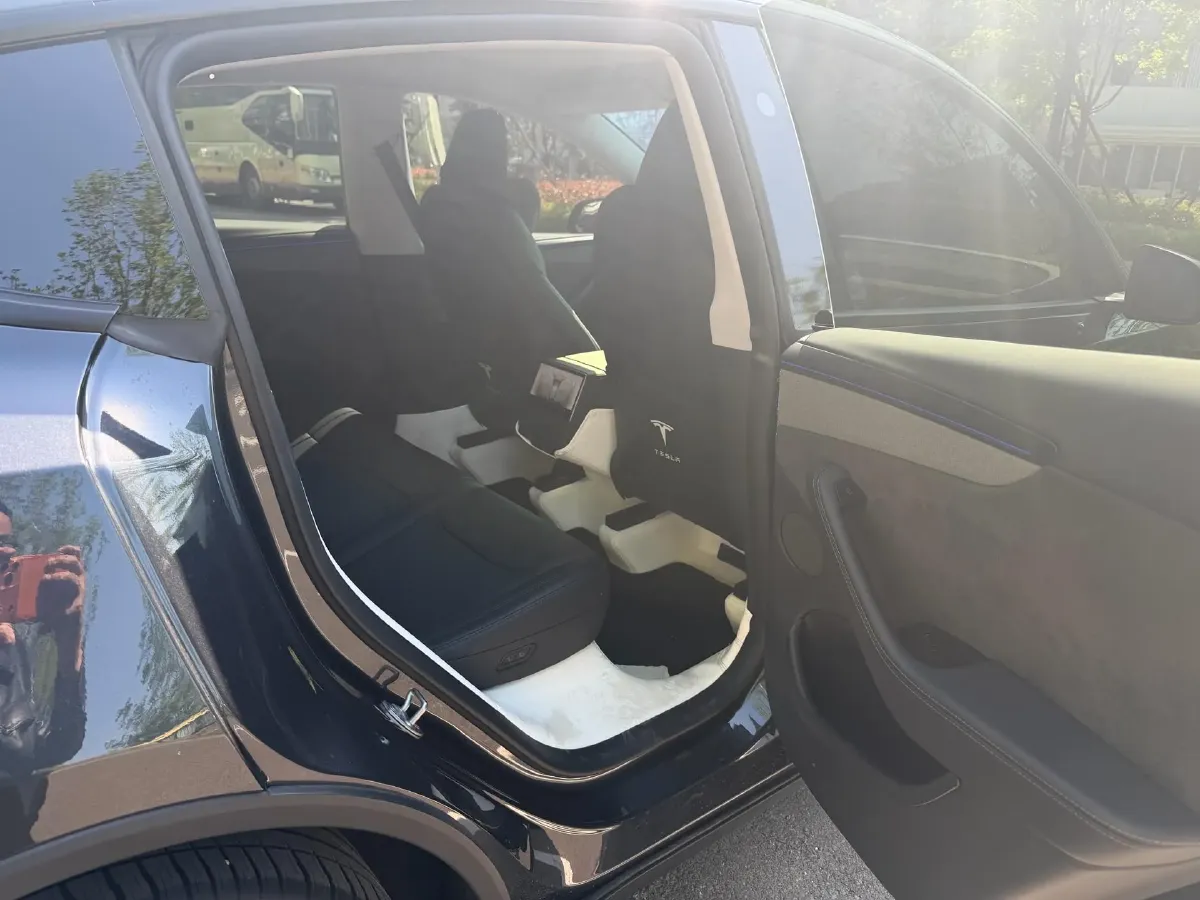 2025 Tesla Model Y BEV 78.4KWH,autocango,china used car exporter,china ev exporter,chinese used car exporter,chinese used ev exporter