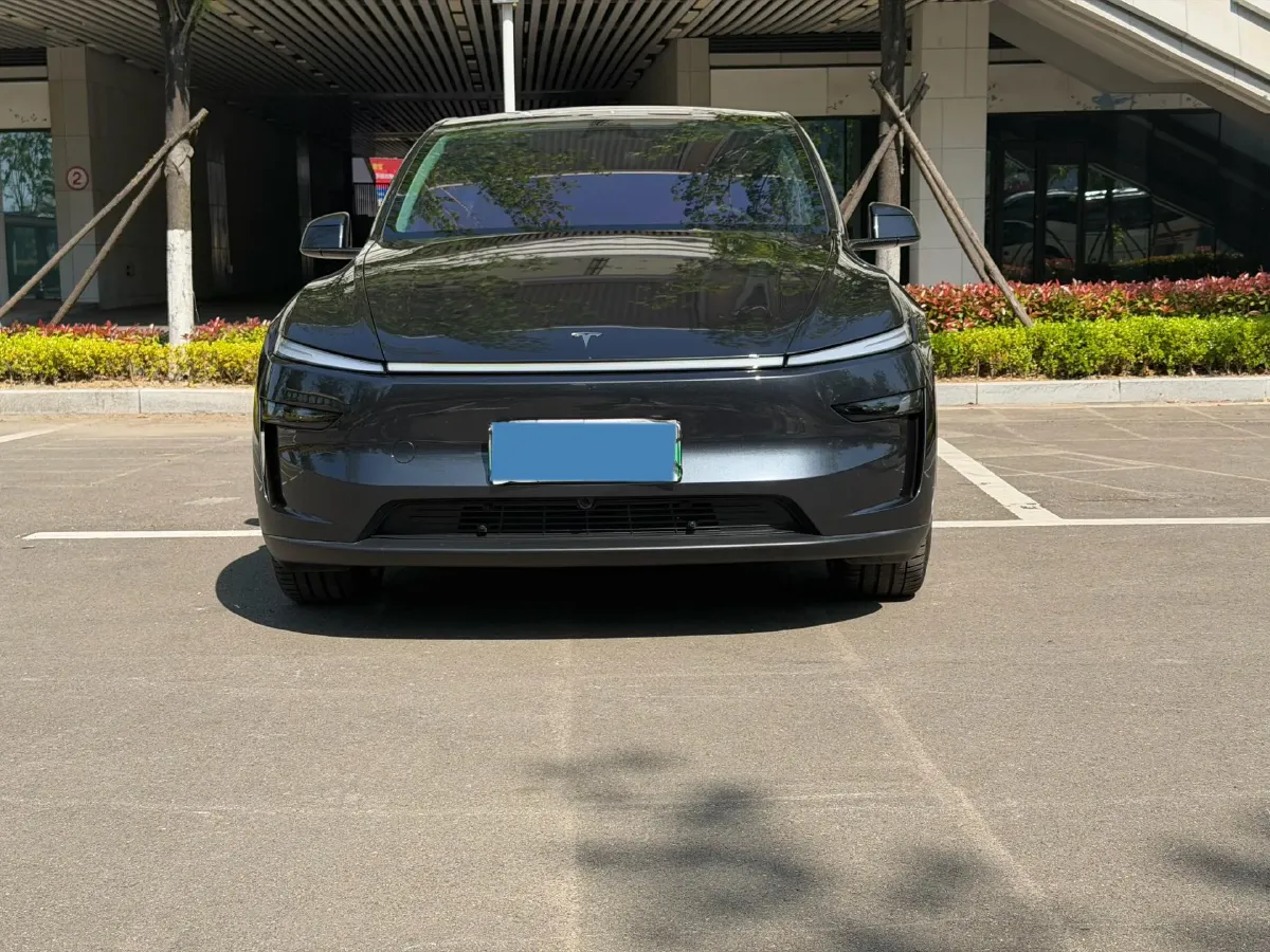 2025 Tesla Model Y BEV 78.4KWH,autocango,china used car exporter,china ev exporter,chinese used car exporter,chinese used ev exporter