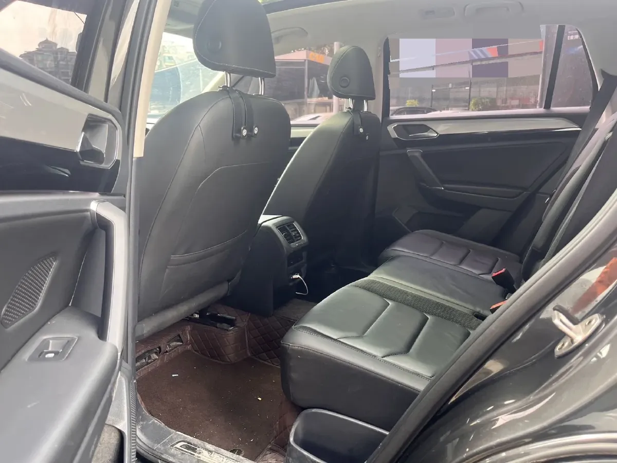 2019 Jeep Cherokee 2.0T 234HP L4 9AT,autocango,china used car exporter,china ev exporter,chinese used car exporter,chinese used ev exporter