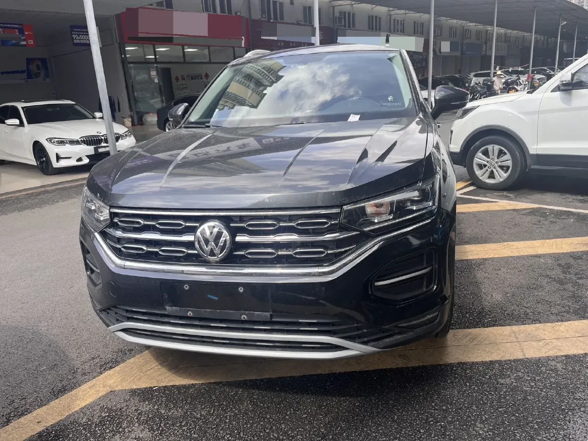 2019 Jeep Cherokee 2.0T 234HP L4 9AT,autocango,china used car exporter,china ev exporter,chinese used car exporter,chinese used ev exporter