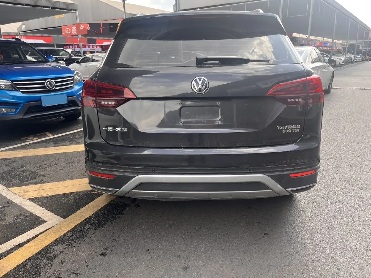 2019 Jeep Cherokee 2.0T 234HP L4 9AT,autocango,china used car exporter,china ev exporter,chinese used car exporter,chinese used ev exporter