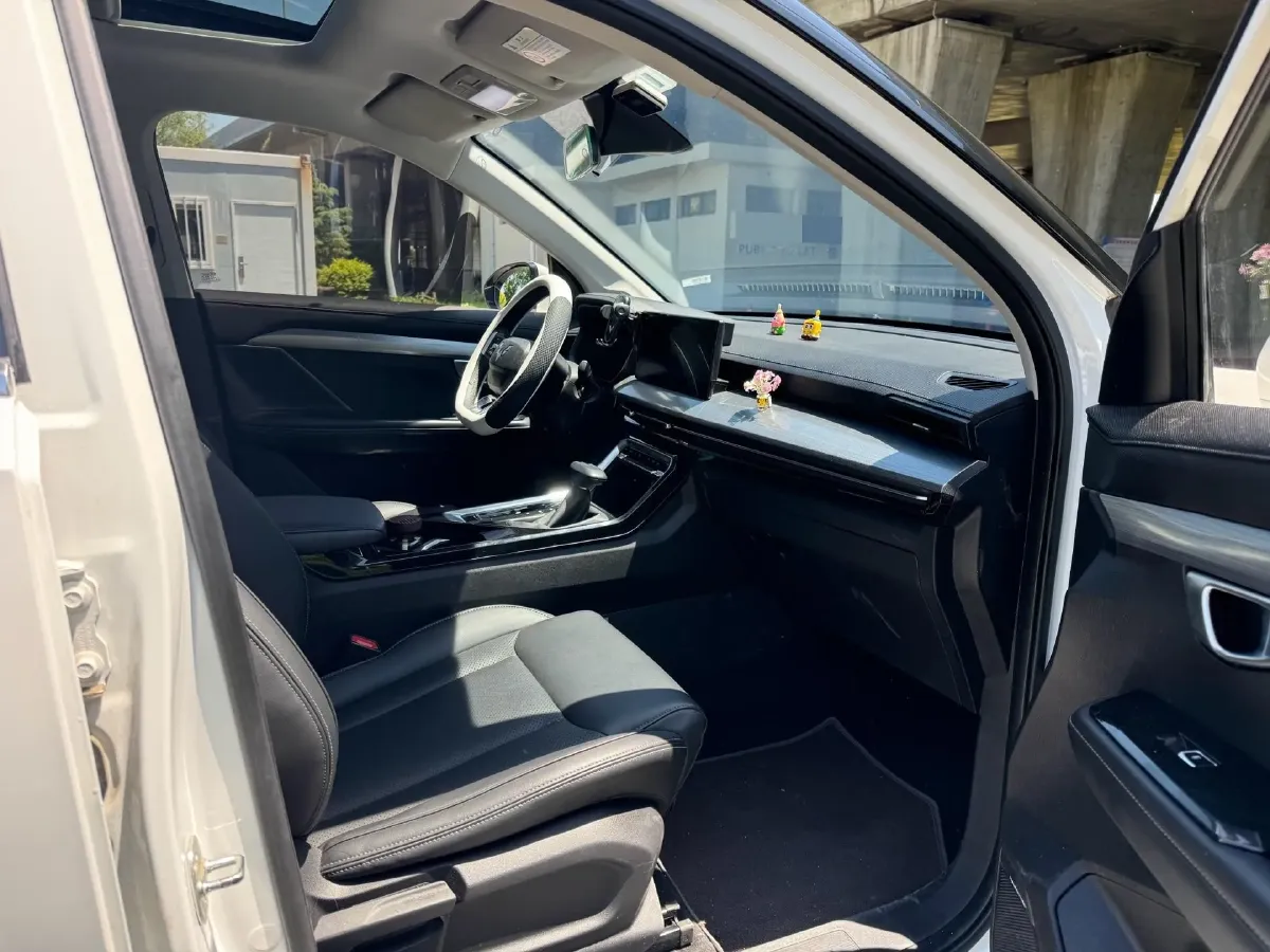 2021 WuLing XingChen 1.5T 147HP L4 CVT,autocango,china used car exporter,china ev exporter,chinese used car exporter,chinese used ev exporter