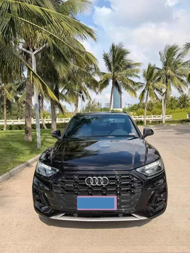 2022 Audi Q5L 2.0T 190HP L4 7DCT,autocango,china used car exporter,china ev exporter,chinese used car exporter,chinese used ev exporter