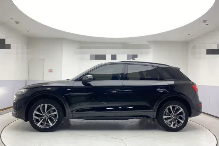 2023 Audi Q5L 2.0T 190HP L4 7DCT,autocango,china used car exporter,china ev exporter,chinese used car exporter,chinese used ev exporter