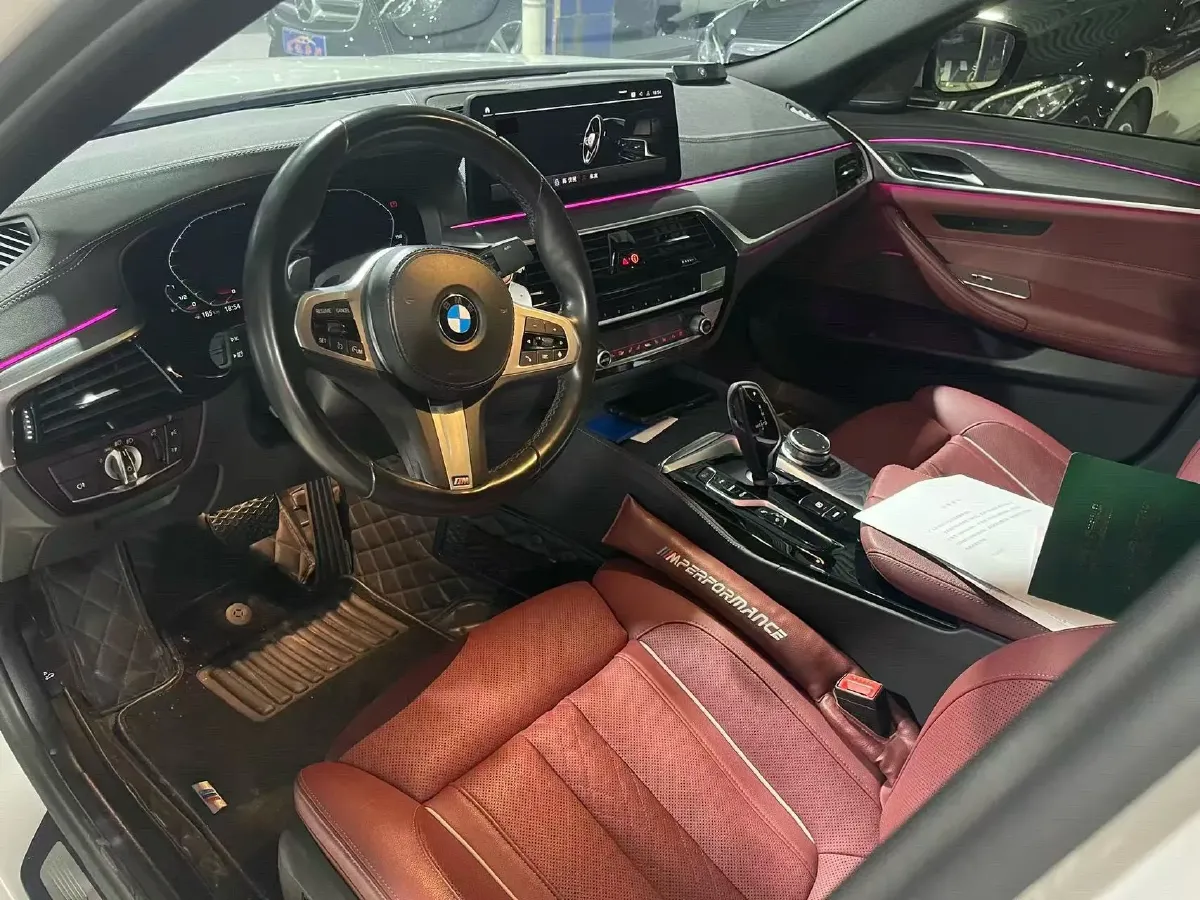 2022 BMW 5 Series 2.0T 252HP L4 8AT,autocango,china used car exporter,china ev exporter,chinese used car exporter,chinese used ev exporter