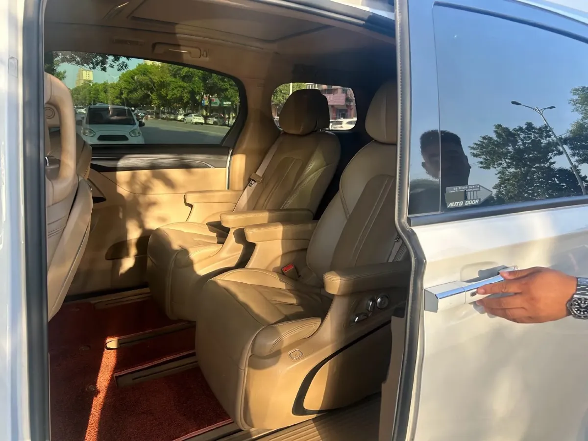2020 Buick GL8 2.0T 237HP L4 9AT,autocango,china used car exporter,china ev exporter,chinese used car exporter,chinese used ev exporter