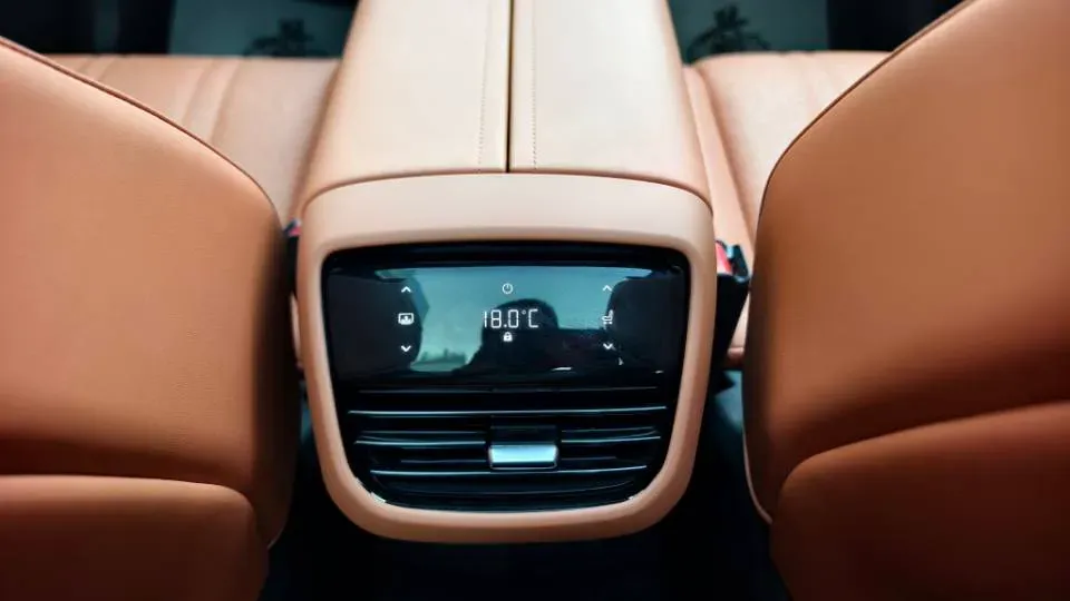 2024 JAC Refine RefineRF8 2.0T 253HP L4 8AT,autocango,china used car exporter,china ev exporter,chinese used car exporter,chinese used ev exporter