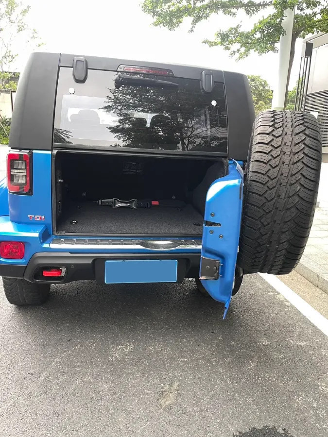 2021 Beijing BJ40 2.0T 163HP L4 8AT,autocango,china used car exporter,china ev exporter,chinese used car exporter,chinese used ev exporter