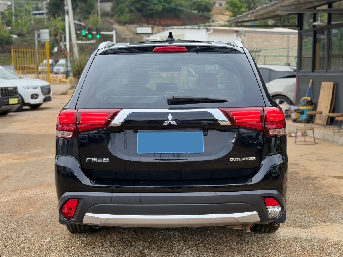 2018 Mitsubishi Outlander 2.0L 166HP L4 CVT,autocango,china used car exporter,china ev exporter,chinese used car exporter,chinese used ev exporter