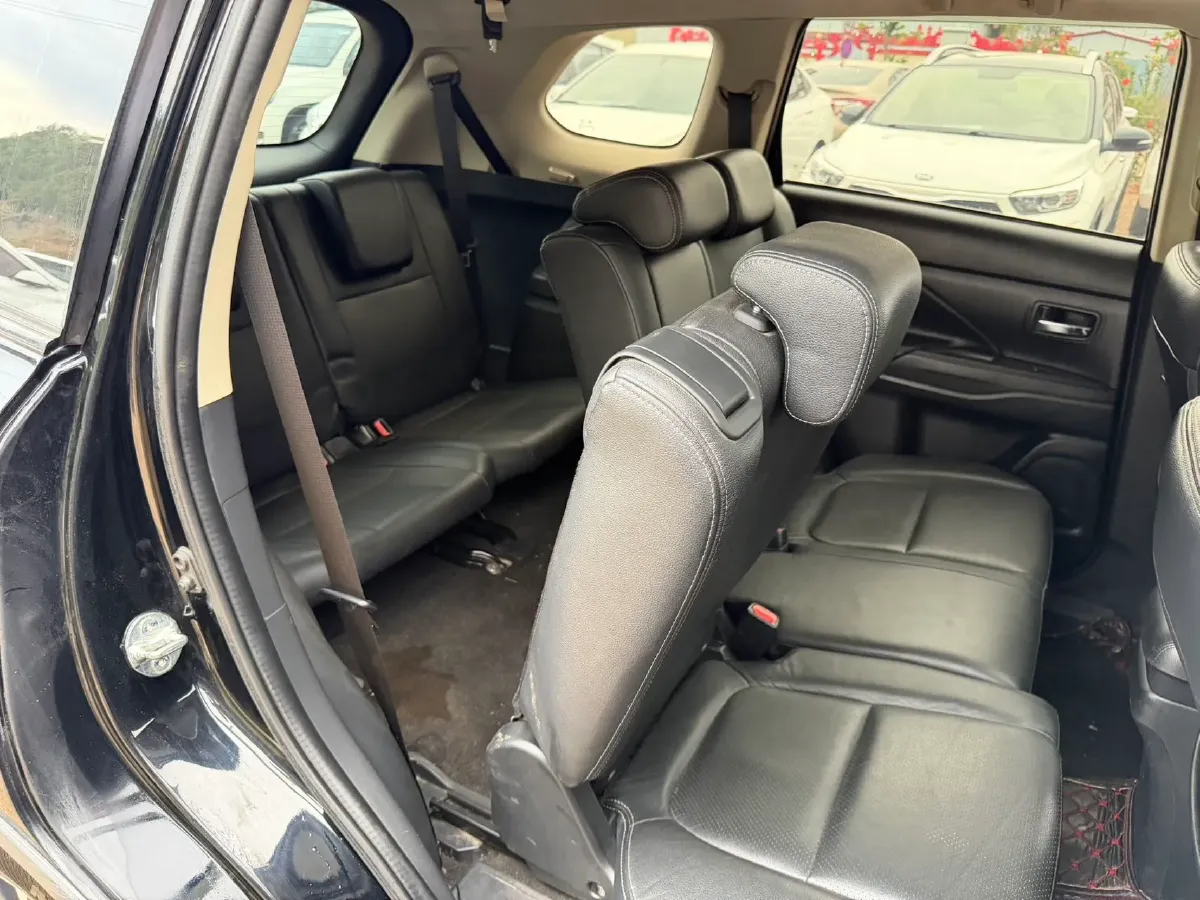 2018 Mitsubishi Outlander 2.0L 166HP L4 CVT,autocango,china used car exporter,china ev exporter,chinese used car exporter,chinese used ev exporter