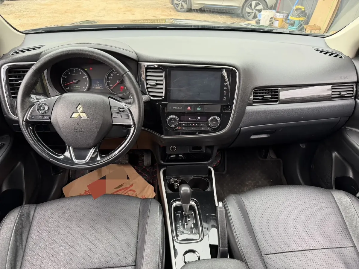 2018 Mitsubishi Outlander 2.0L 166HP L4 CVT,autocango,china used car exporter,china ev exporter,chinese used car exporter,chinese used ev exporter