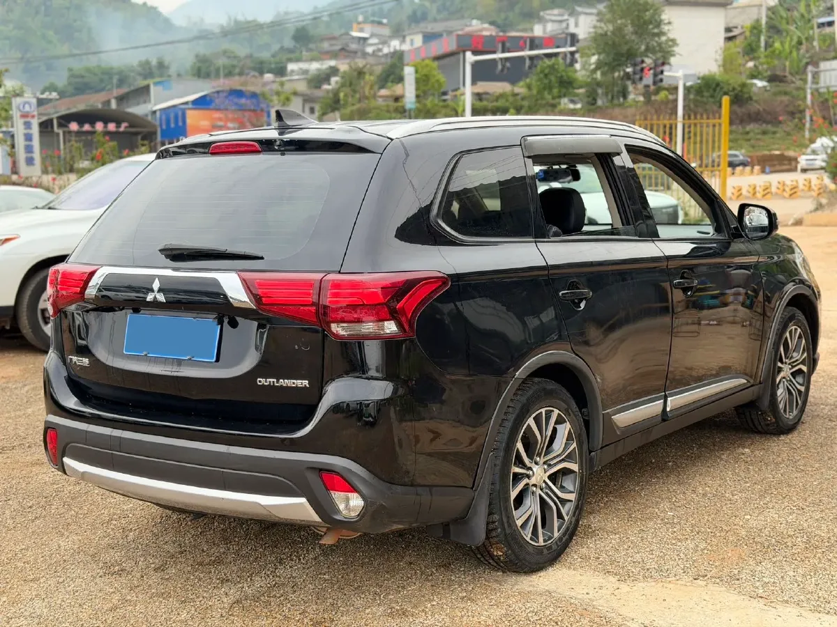2018 Mitsubishi Outlander 2.0L 166HP L4 CVT,autocango,china used car exporter,china ev exporter,chinese used car exporter,chinese used ev exporter