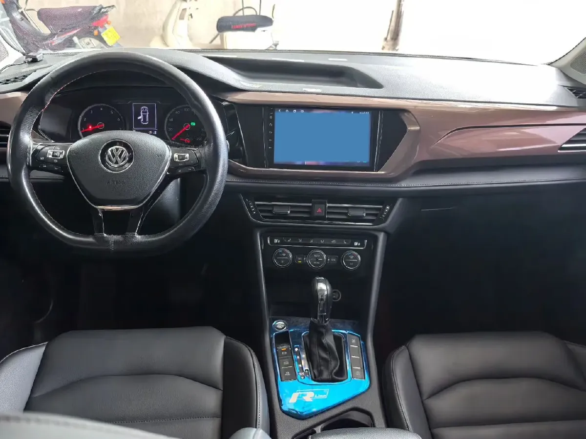 2019 MINI MINI 1.5T 102HP L3 7DCT,autocango,china used car exporter,china ev exporter,chinese used car exporter,chinese used ev exporter