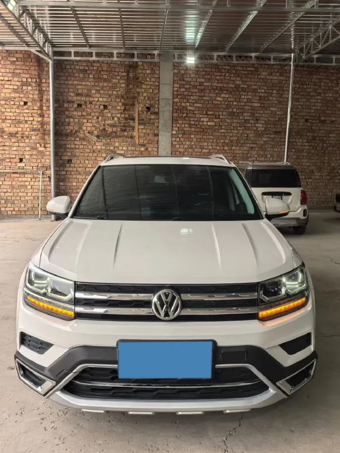 2019 MINI MINI 1.5T 102HP L3 7DCT,autocango,china used car exporter,china ev exporter,chinese used car exporter,chinese used ev exporter