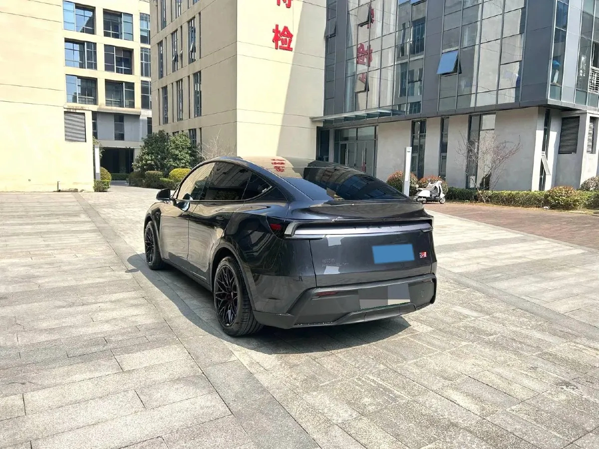 2025 Tesla Model Y BEV 78.4KWH,autocango,china used car exporter,china ev exporter,chinese used car exporter,chinese used ev exporter